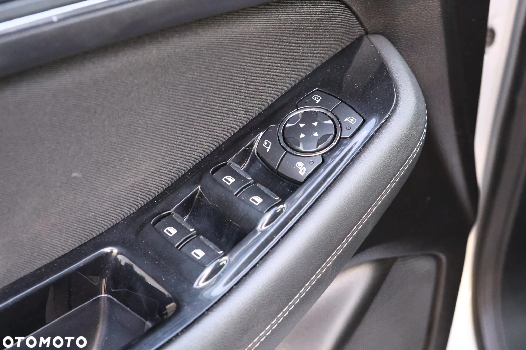 Ford Galaxy 1.5 EcoBoost Titanium - 24