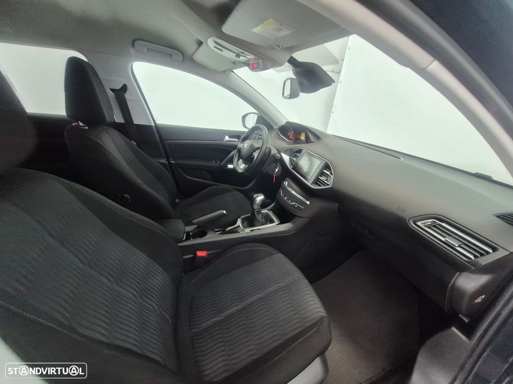 Peugeot 308 SW 1.2 PureTech Active - 17