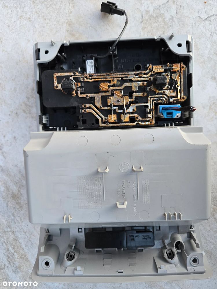 SKODA SUPERB III LIFT LAMPKA PODSUFITKI 3V0868837E - 2