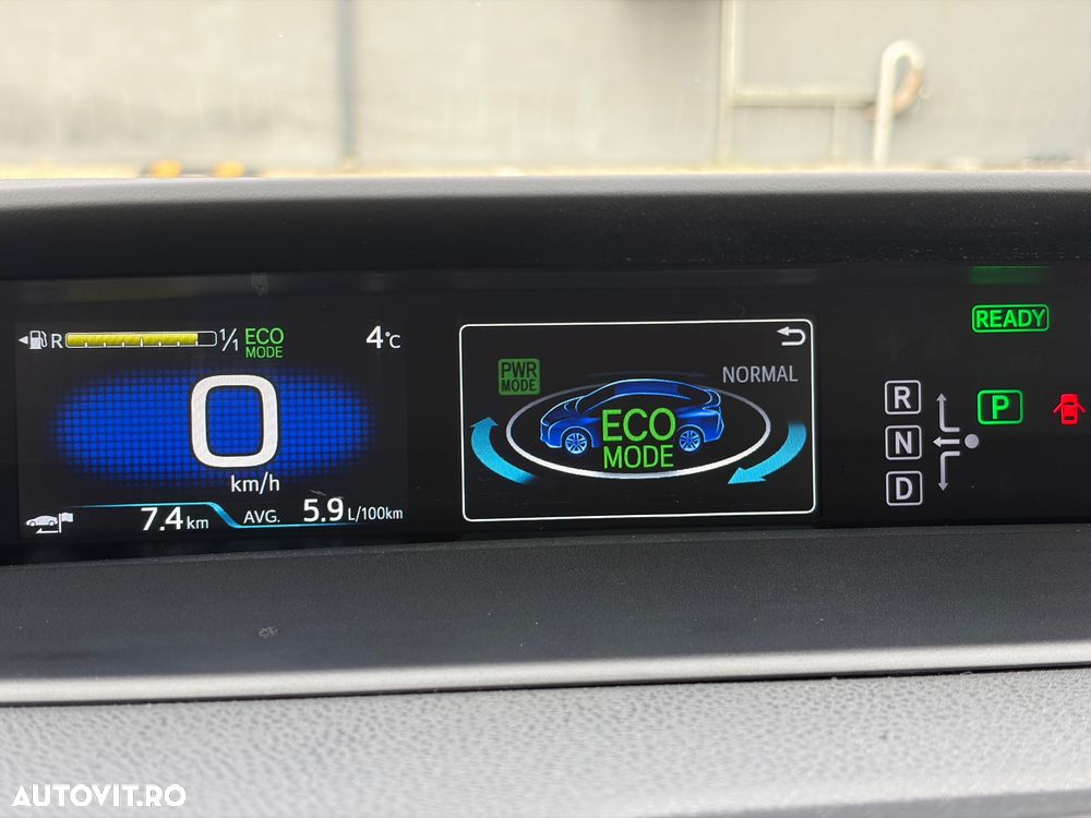 Toyota Prius (Hybrid) Executive - 25