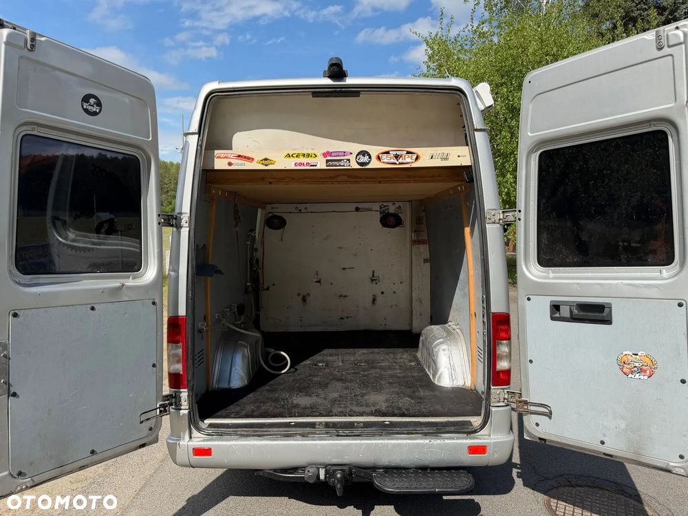 Mercedes-Benz Sprinter - 4