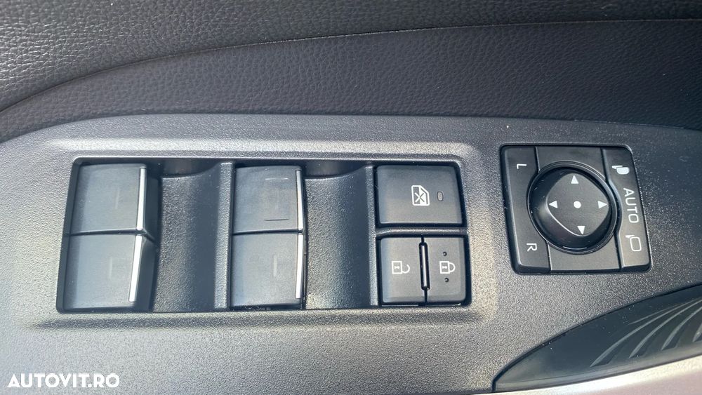 Toyota RAV4 2.5 VVT-iE 4x4 Dynamic - 11