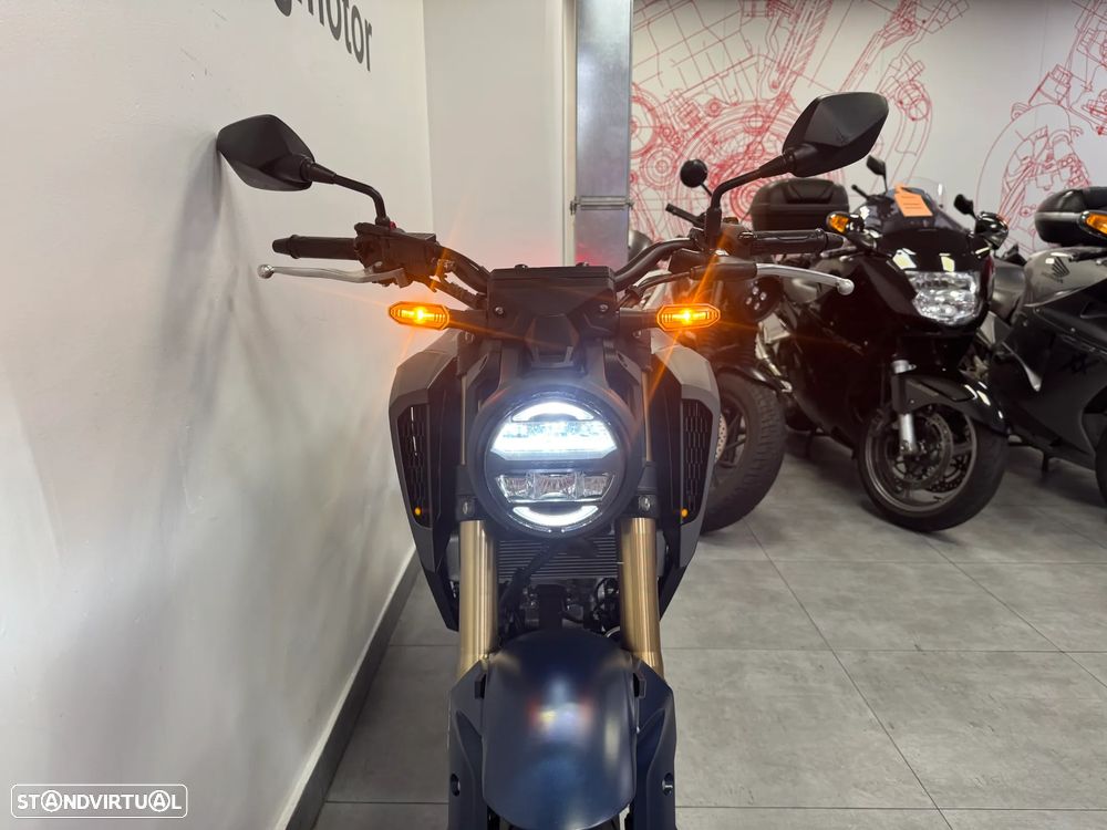 Honda CB 125 R - 4