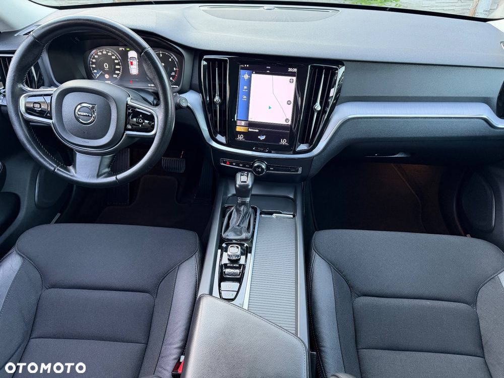 Volvo V60 Cross Country D3 Geartronic Momentum - 33