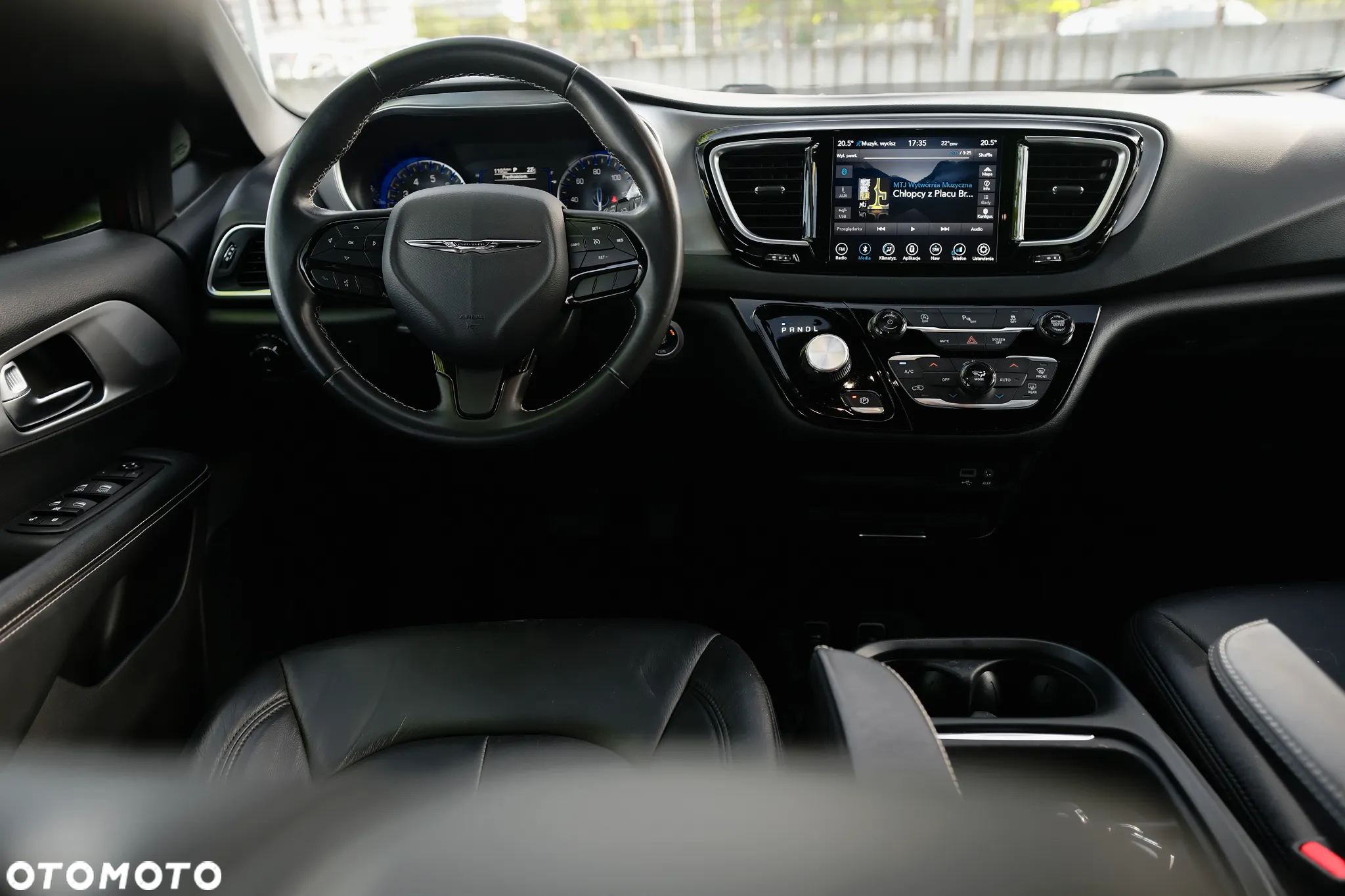 Chrysler Pacifica - 27