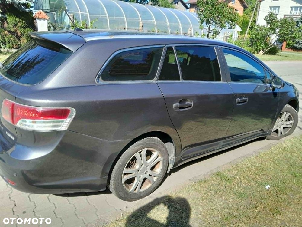 Toyota Avensis 2.0 D-4D - 7