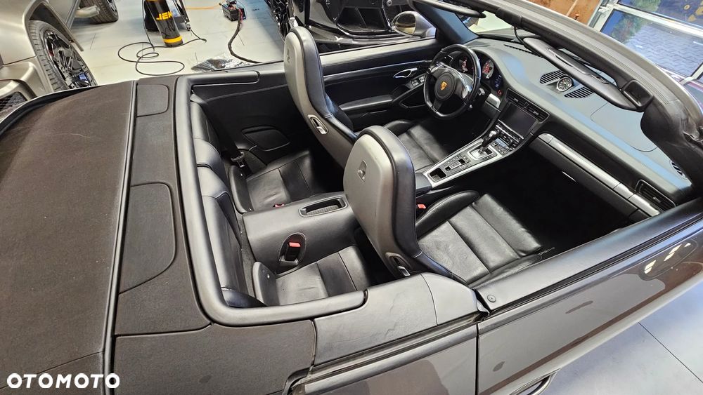 Porsche 911 Carrera 4S PDK - 4