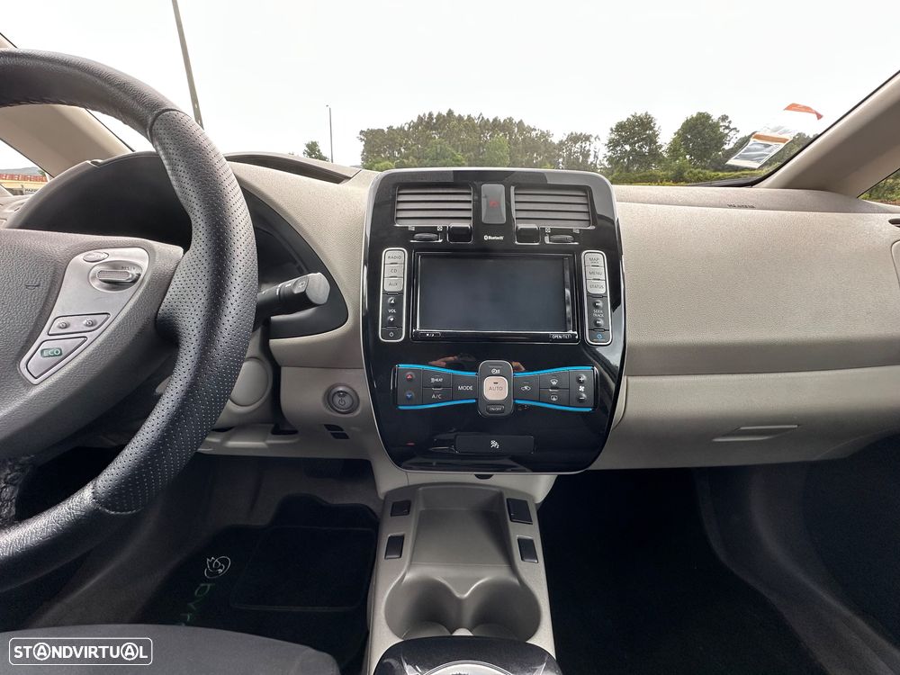 Nissan Leaf 30 kWh (s/ Bateria) Acenta - 12