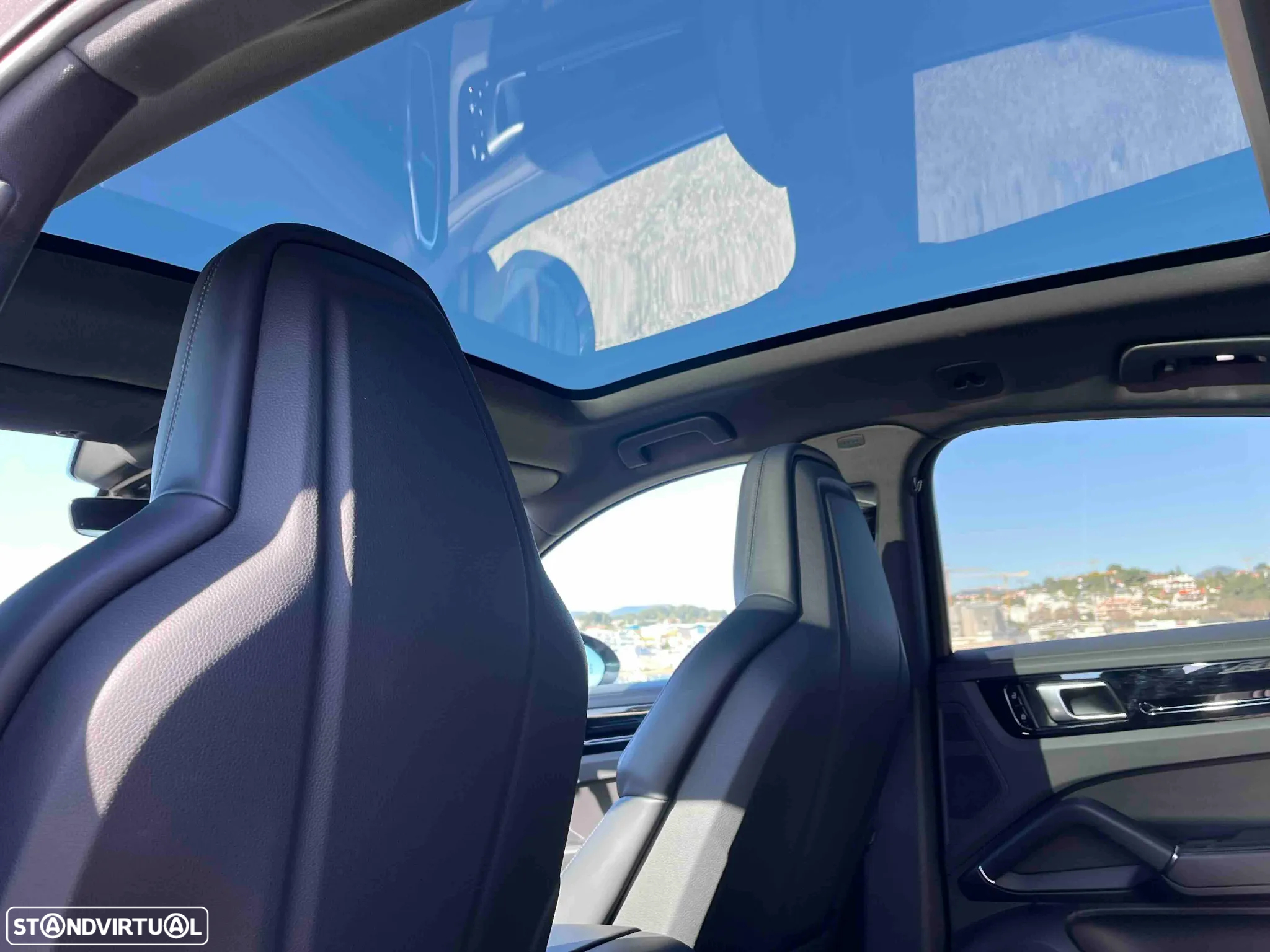 Porsche Cayenne Coupé E-Hybrid - 31