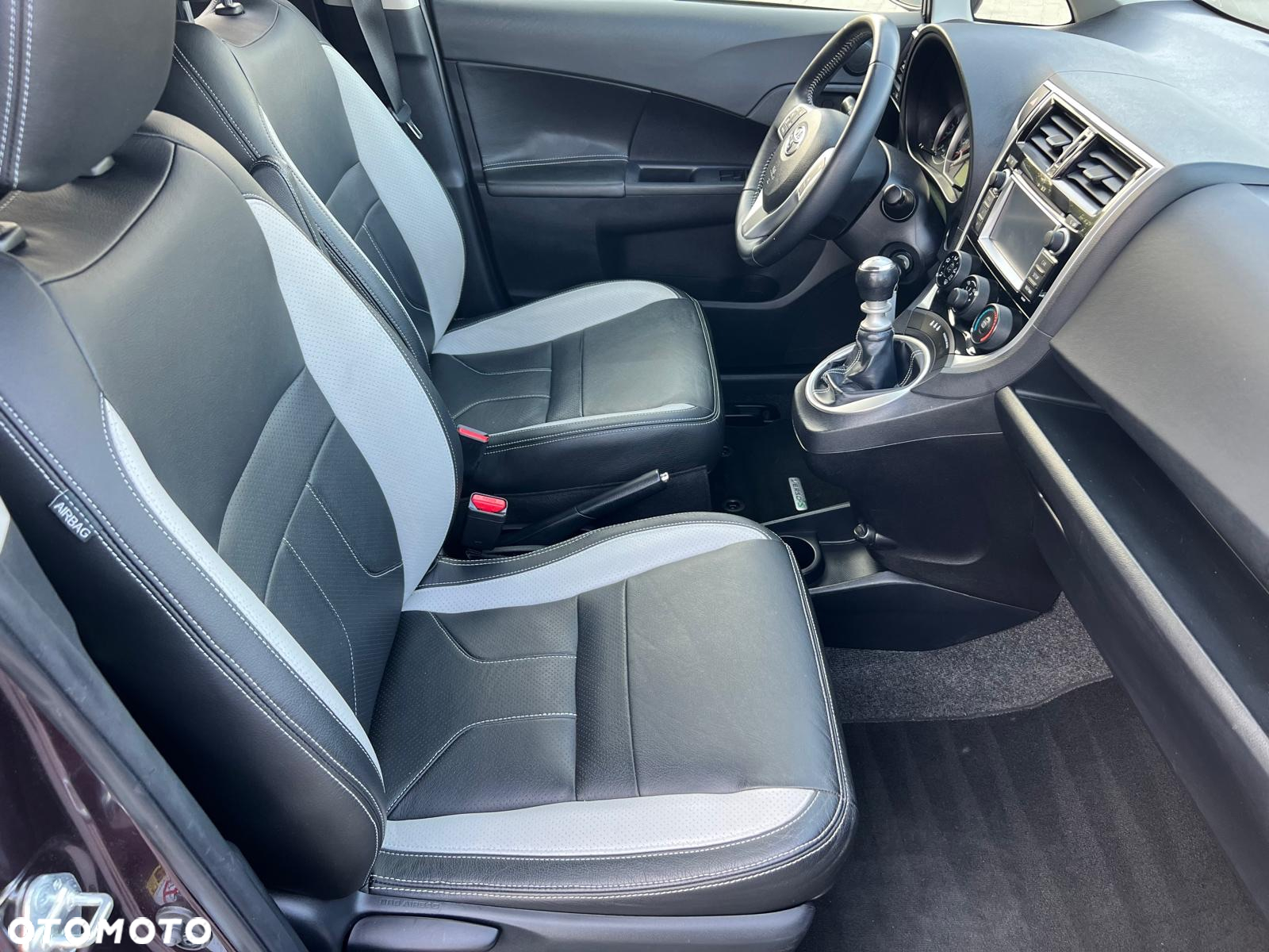 Toyota Verso S 1.33 VVT-i - 11