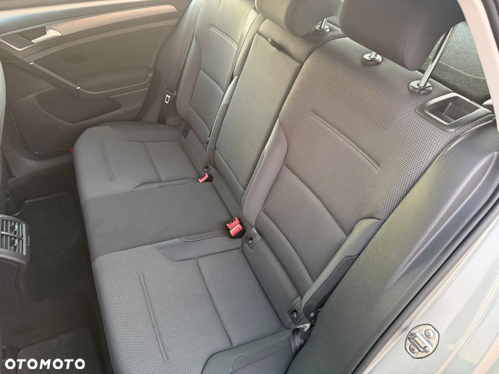 Volkswagen Golf - 20