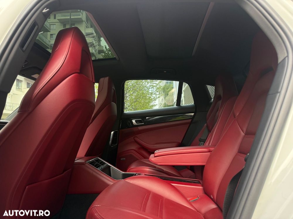 Porsche Panamera - 12