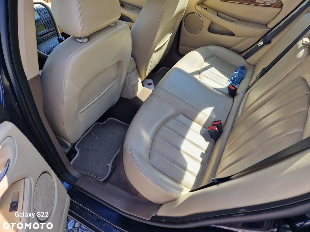 Jaguar X-Type 2.0 - 13