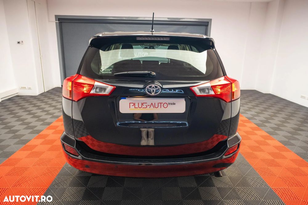 Toyota RAV4 2.0 D-4D 2WD Comfort - 11