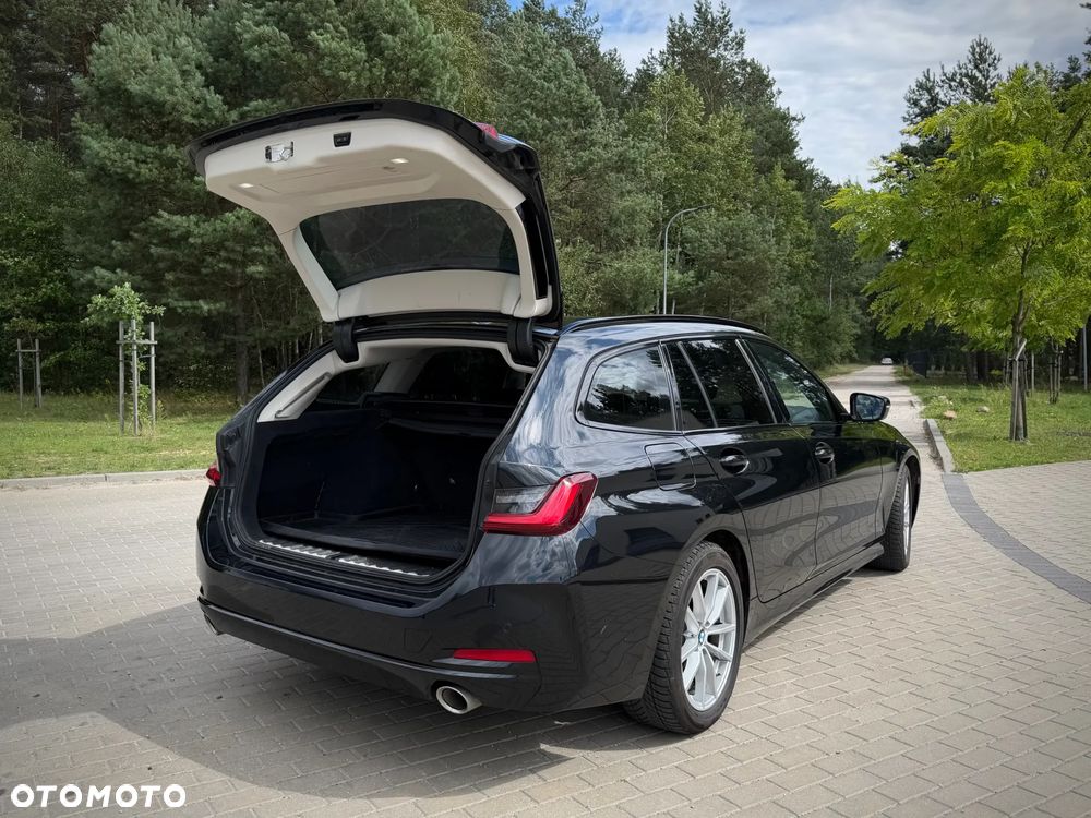 BMW Seria 3 318d MHEV Sport Line - 8