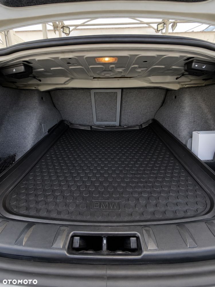 BMW Seria 3 330d - 15