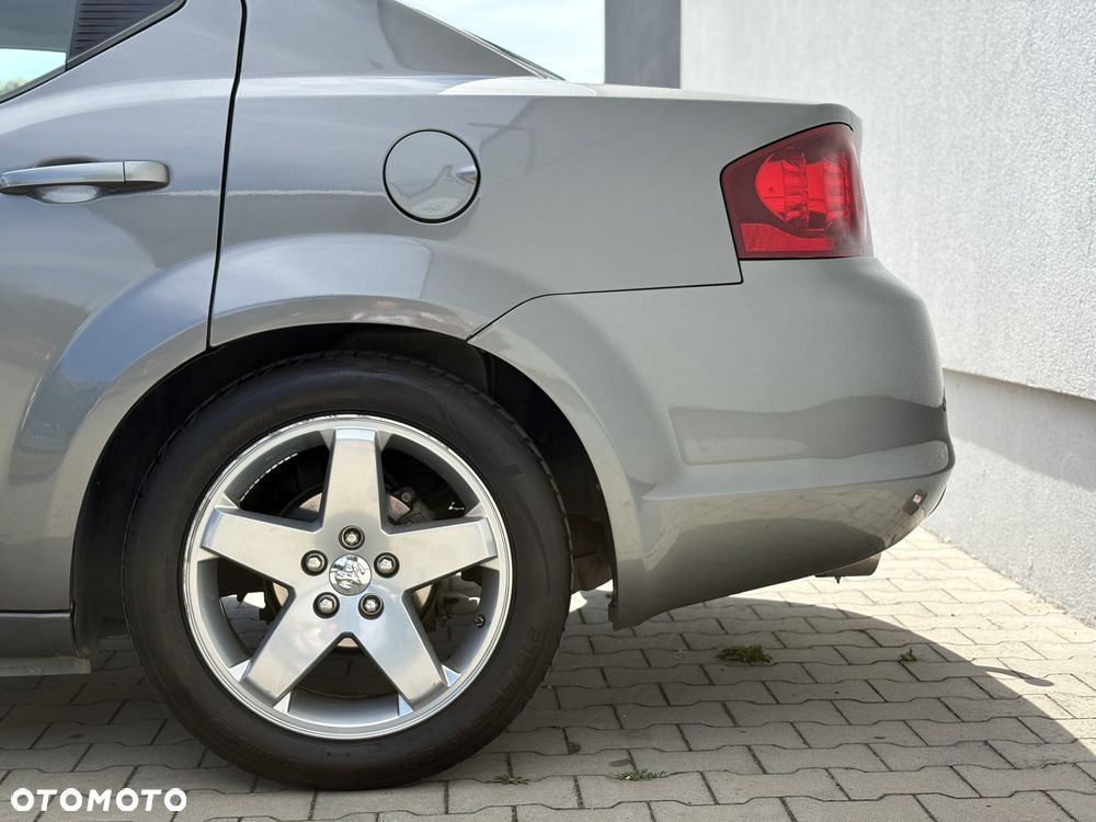 Dodge Avenger - 7