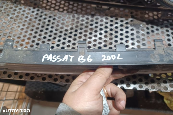 Grila bara fata centru 3C0853677 Volkswagen VW Passat B6 [2005 - 2010 - 2