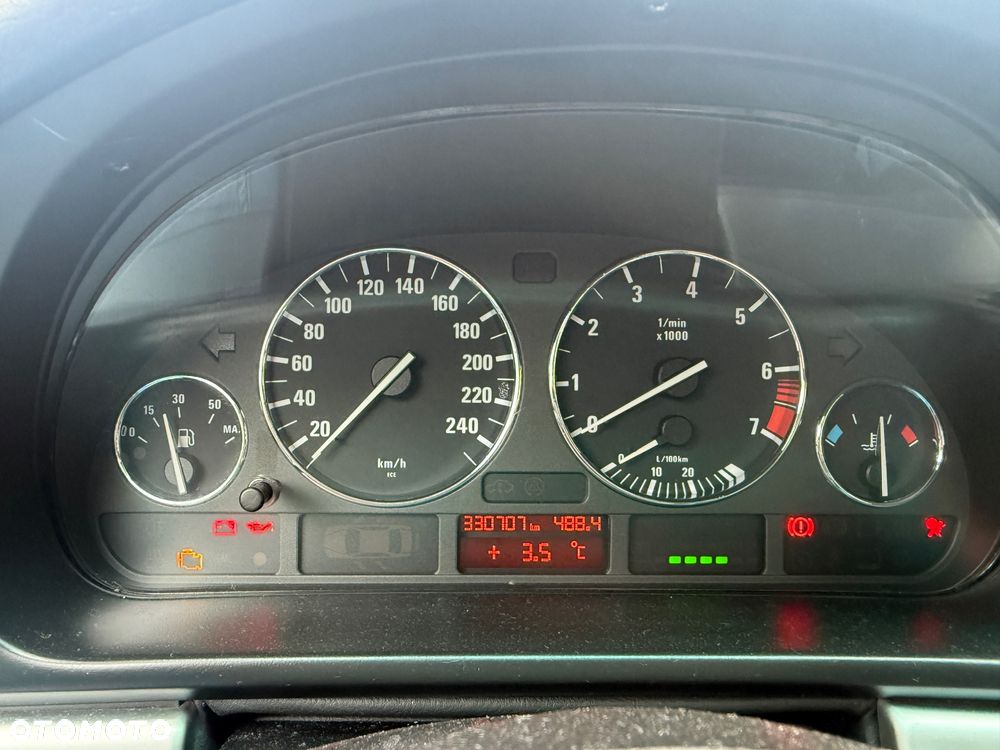 BMW Seria 5 523i - 11
