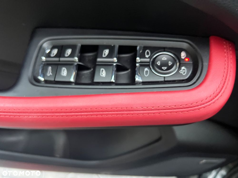 Porsche Macan - 36