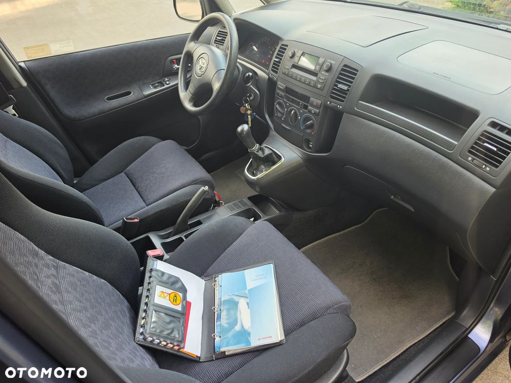 Toyota Corolla Verso 1.6 Terra - 4