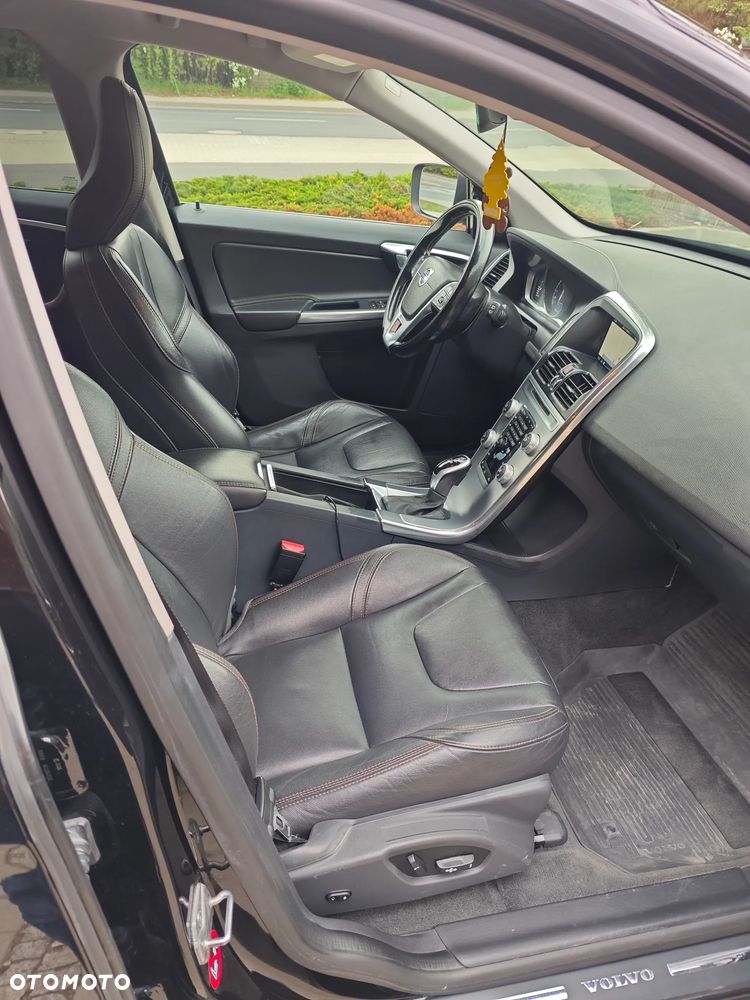 Volvo XC 60 T5 AWD Geartronic Momentum - 15