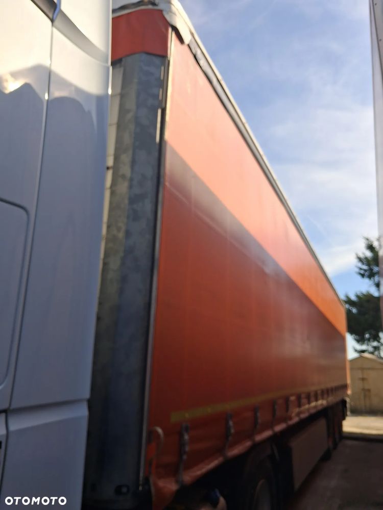 Schmitz Cargobull SCB - 2