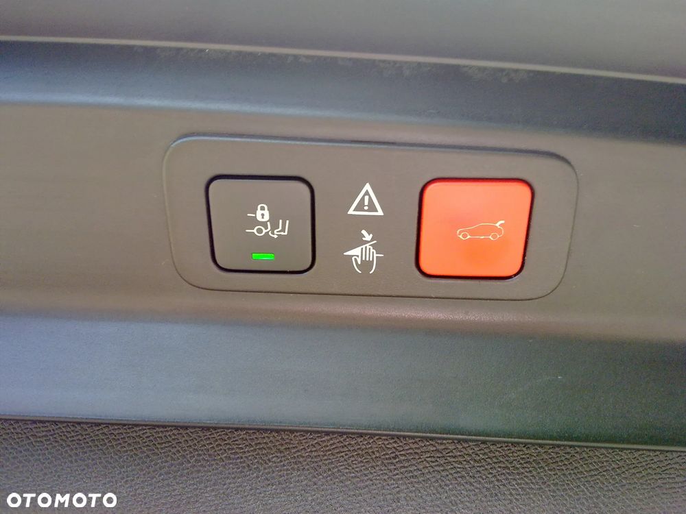 Peugeot 5008 1.6 PureTech GT Line S&S EAT8 - 22