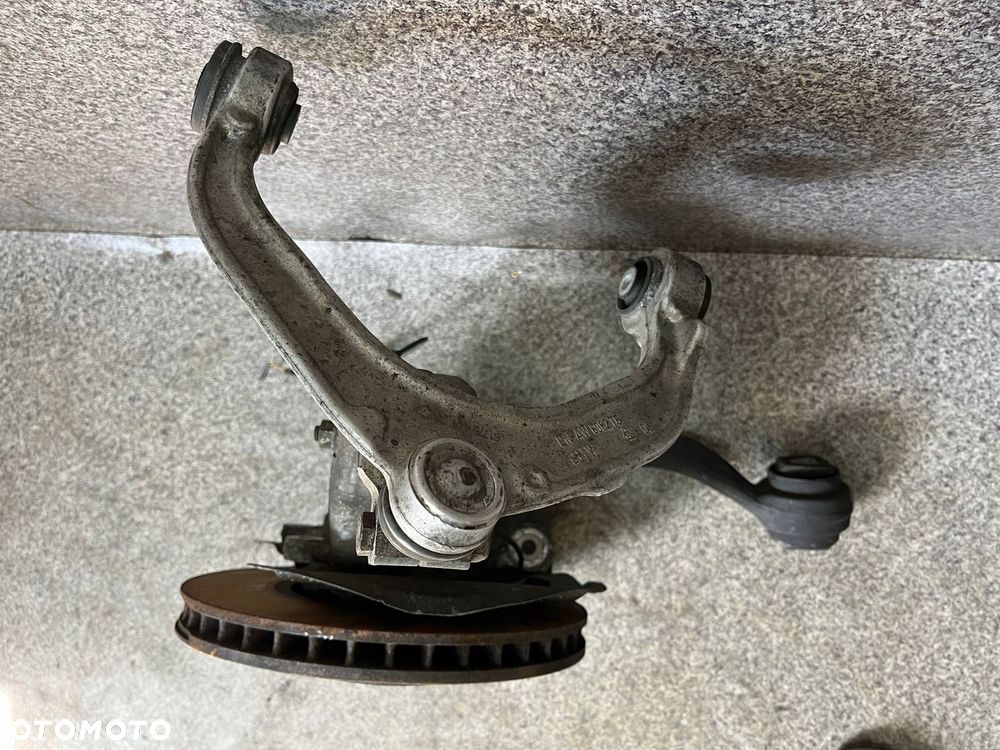 Kopyto zwrotnica zawieszenie wahacze tarcza prawy przod E70 X5 3.5 D 3.0 SD - 3