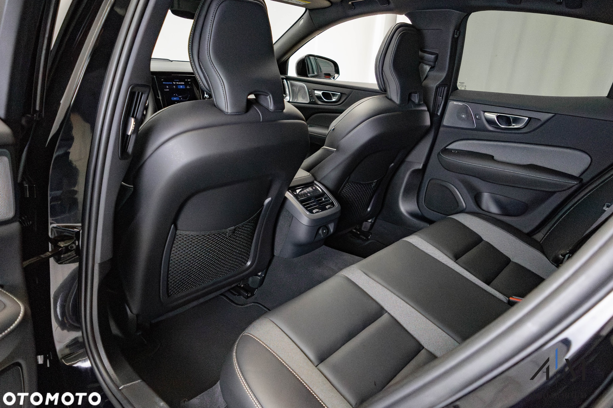 Volvo S60 B5 B AWD Ultimate Dark - 29