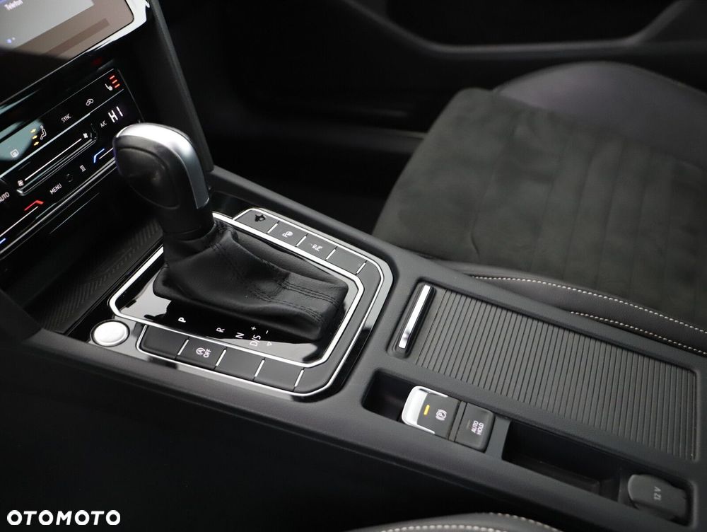 Volkswagen Passat - 14