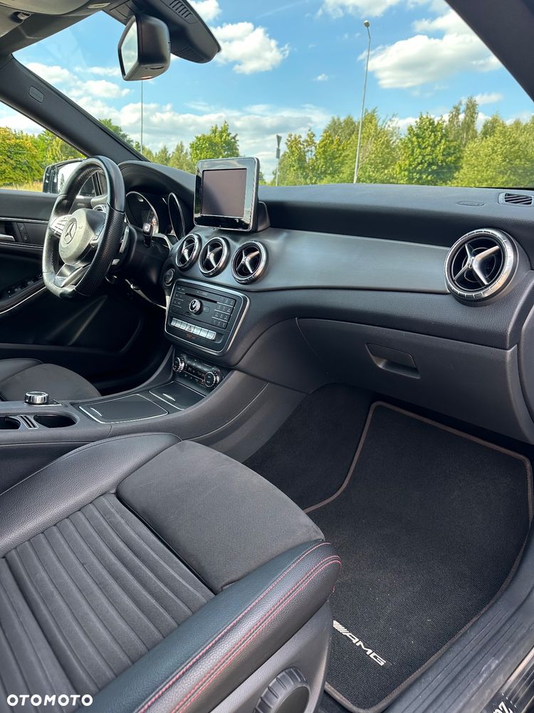 Mercedes-Benz CLA Shooting Brake 180 7G-DCT AMG Line - 25