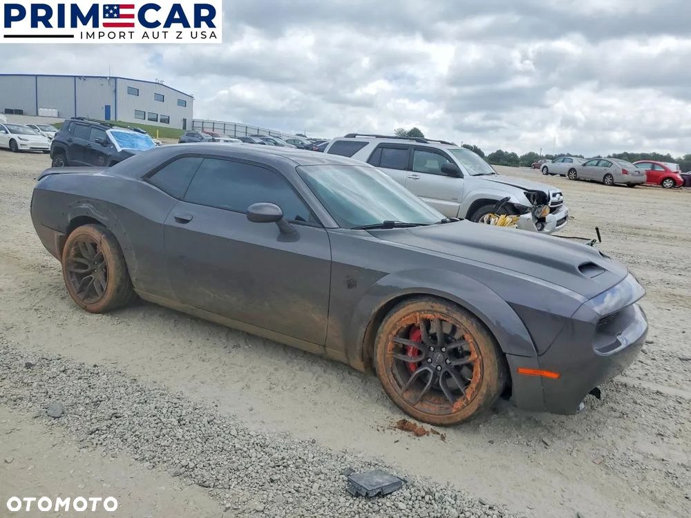 Dodge Challenger - 2