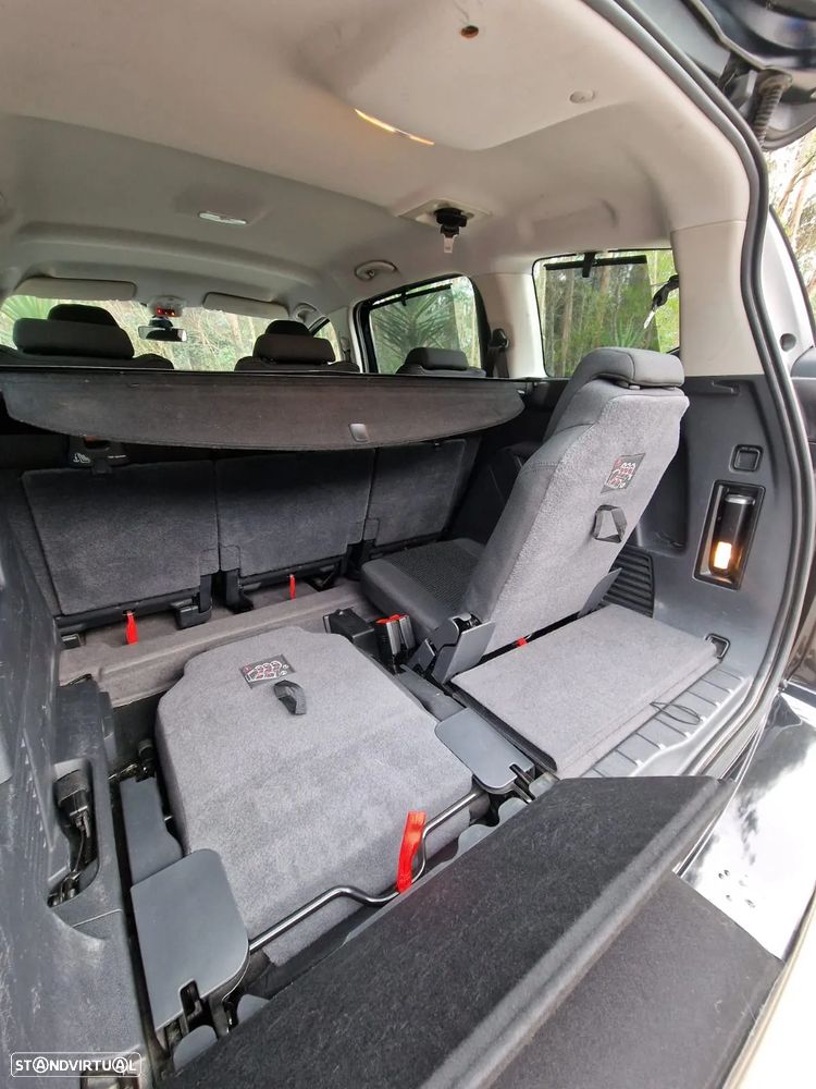 Peugeot 5008 1.6 HDi 7L Allure J17 - 14