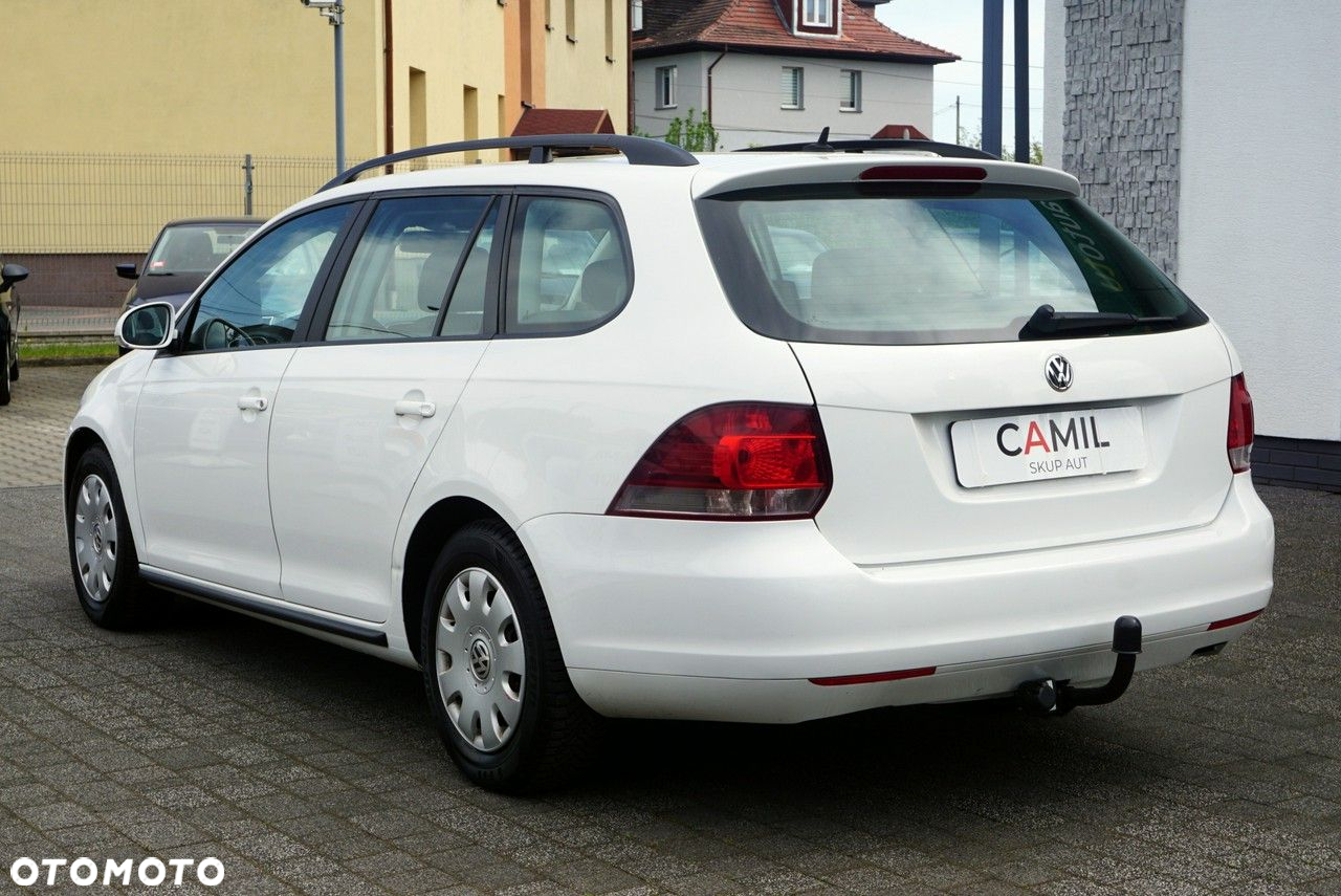 Volkswagen Golf - 6