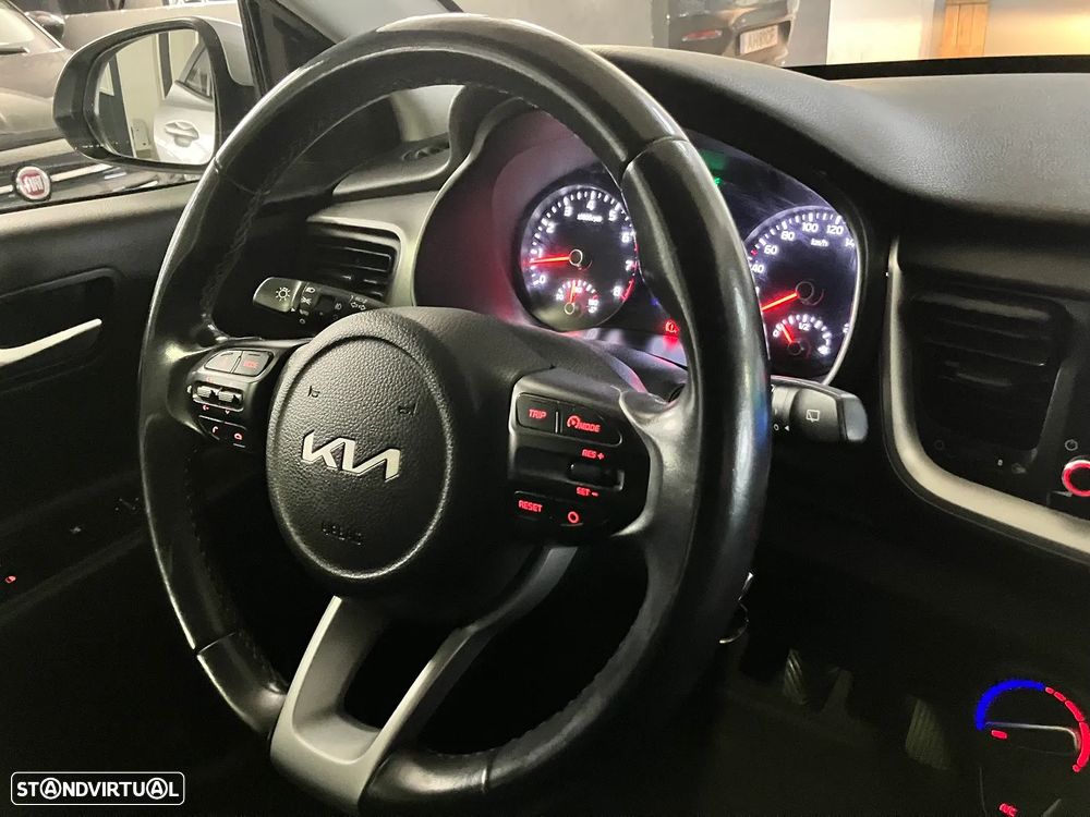 Kia Stonic 1.2 Dynamic - 24
