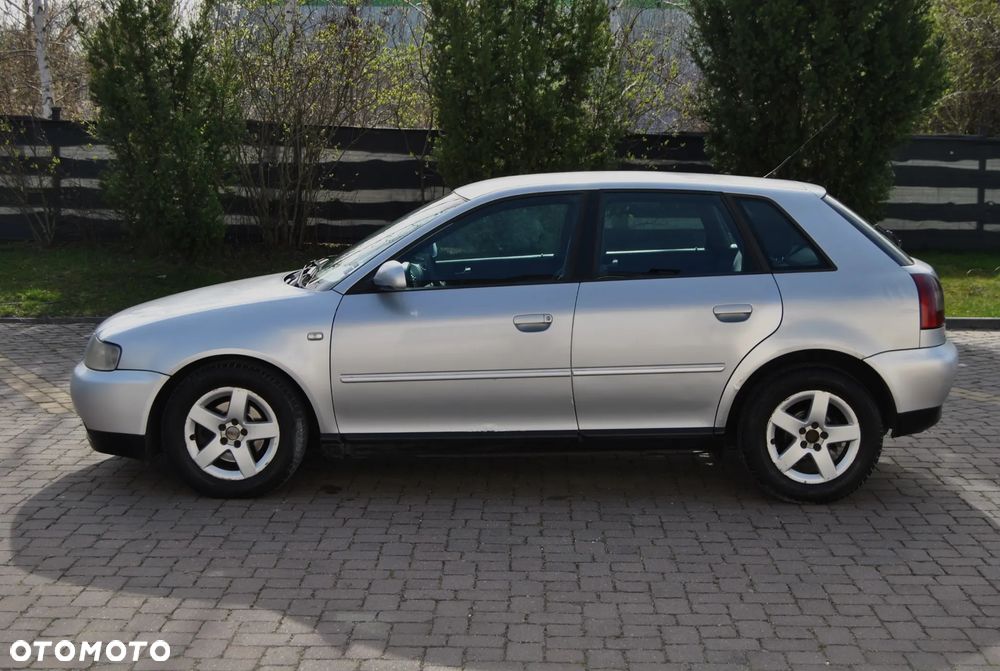 Audi A3 Sportback 1.9 TDI Ambiente - 16