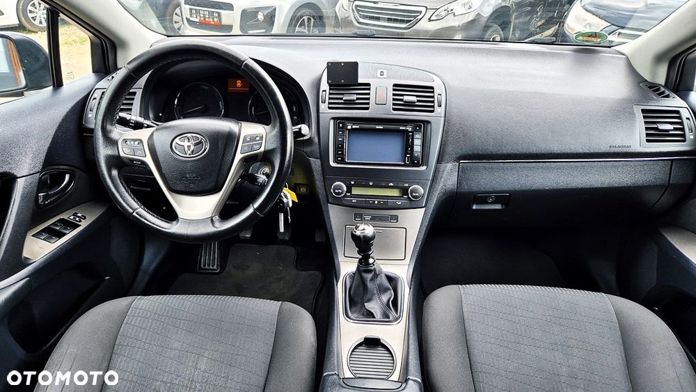 Toyota Avensis 2.0 Sol plus NAVI - 35