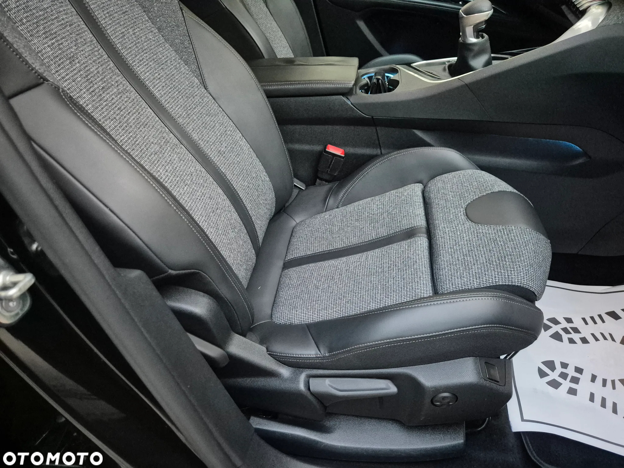 Peugeot 5008 1.5 BlueHDi Allure Pack S&S - 29