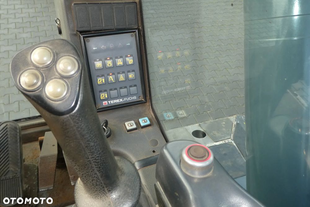 Fuchs MHL 320 Z NIEMIEC PRZEŁADUNKOWY - 28