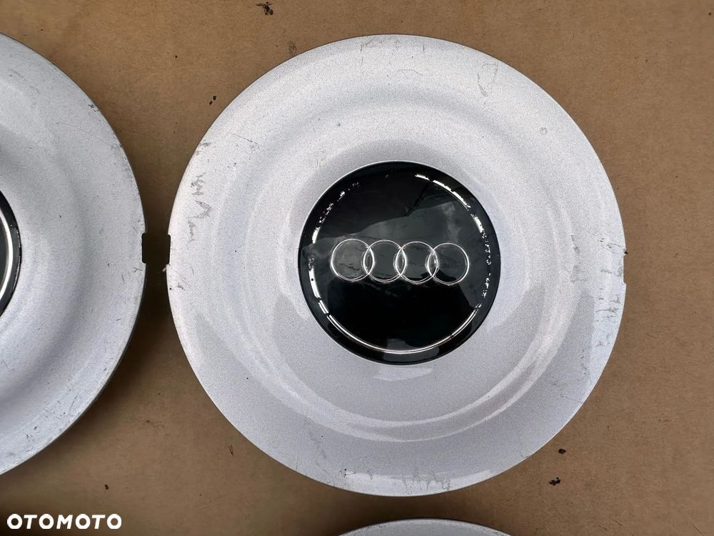 Dekielki emblematy Audi S4 S6 A6 / 4A0 601 165 / Komplet - 2