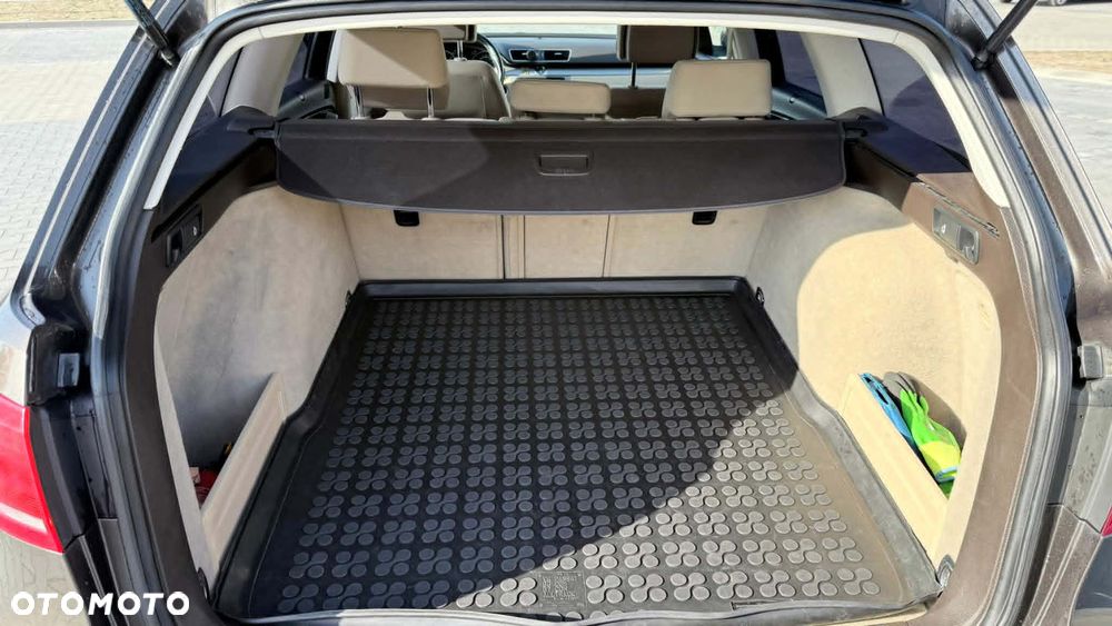 Volkswagen Passat 2.0 TDI Comfortline R-Style - 9