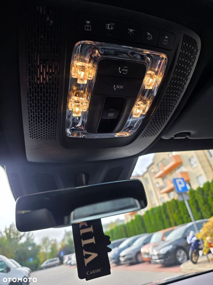 Mercedes-Benz GLB - 30