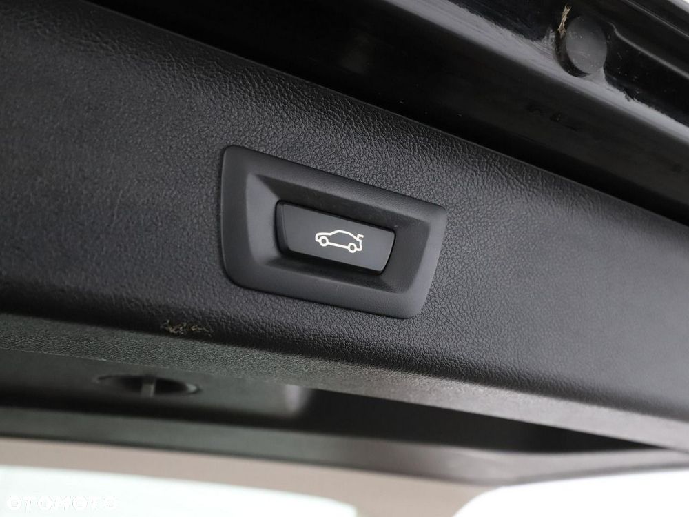 BMW Seria 5 520d mHEV - 41