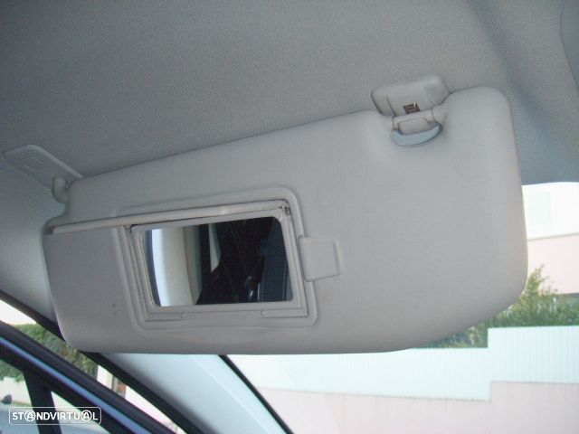 Peugeot 2008 1.2 PureTech Allure - 32