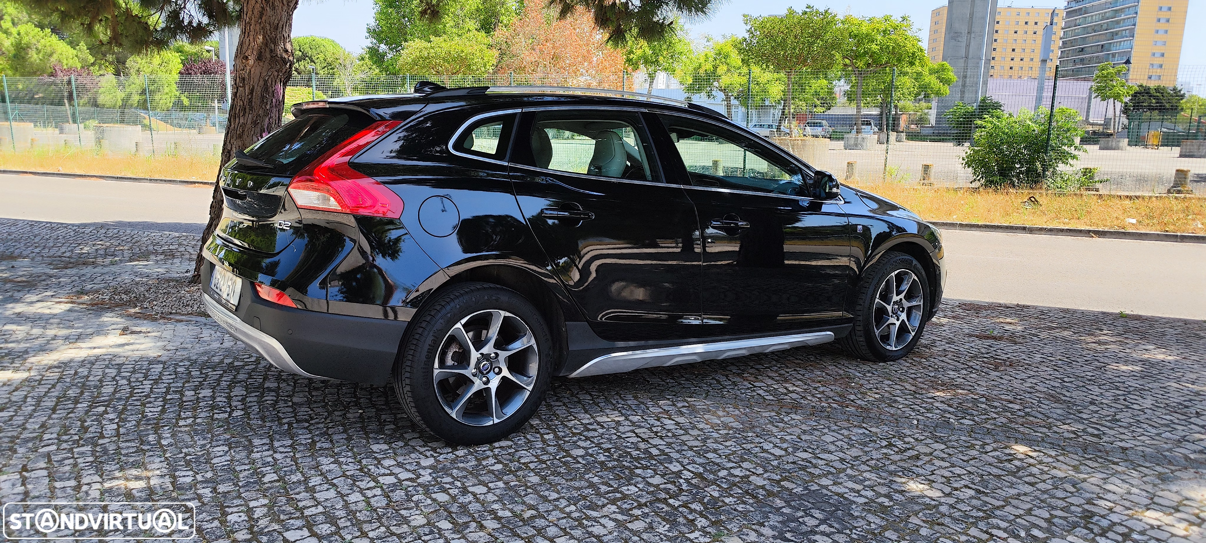 Volvo V40 Cross Country 2.0 D2 VOR - 11