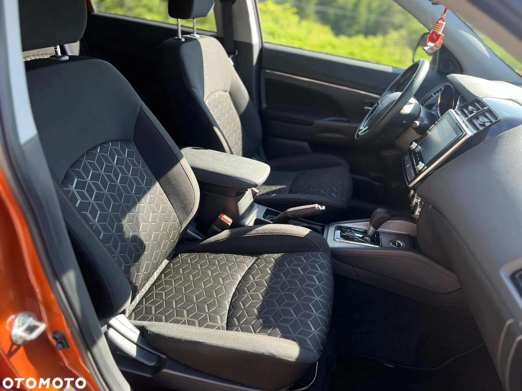 Mitsubishi Outlander - 10