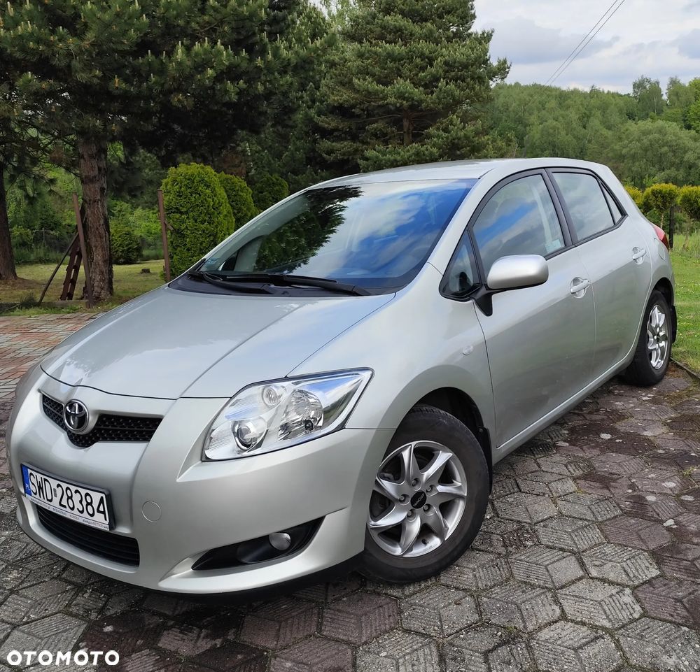 Toyota Auris - 1