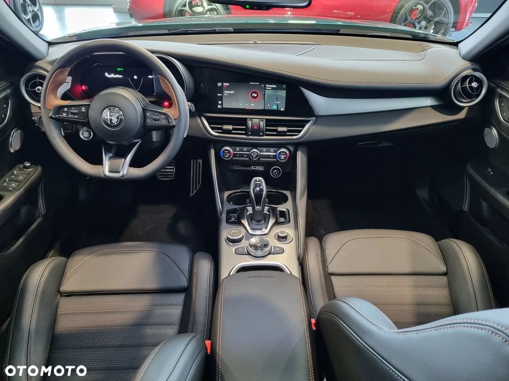 Alfa Romeo Giulia 2.0 Turbo Intensa Q4 - 9