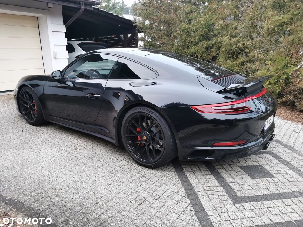Porsche 911 Carrera 4 GTS PDK - 3